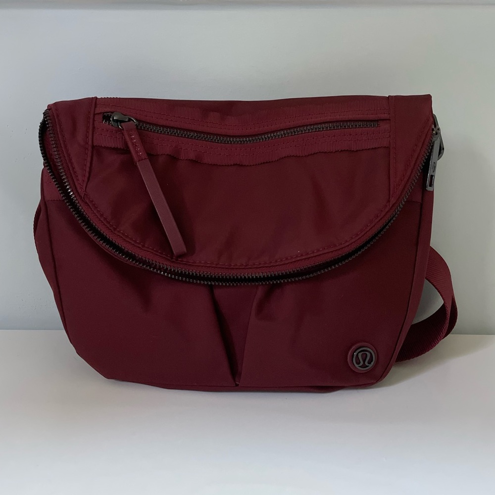 Lululemon All Night Festival bag